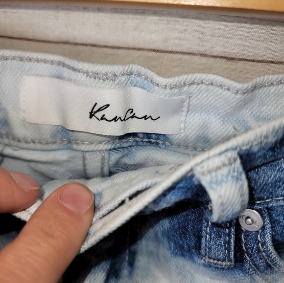 KANCAN RAW HEM TWO TONE DENIM SHORTS, SZ MEDIUM - Picture 3 of 9